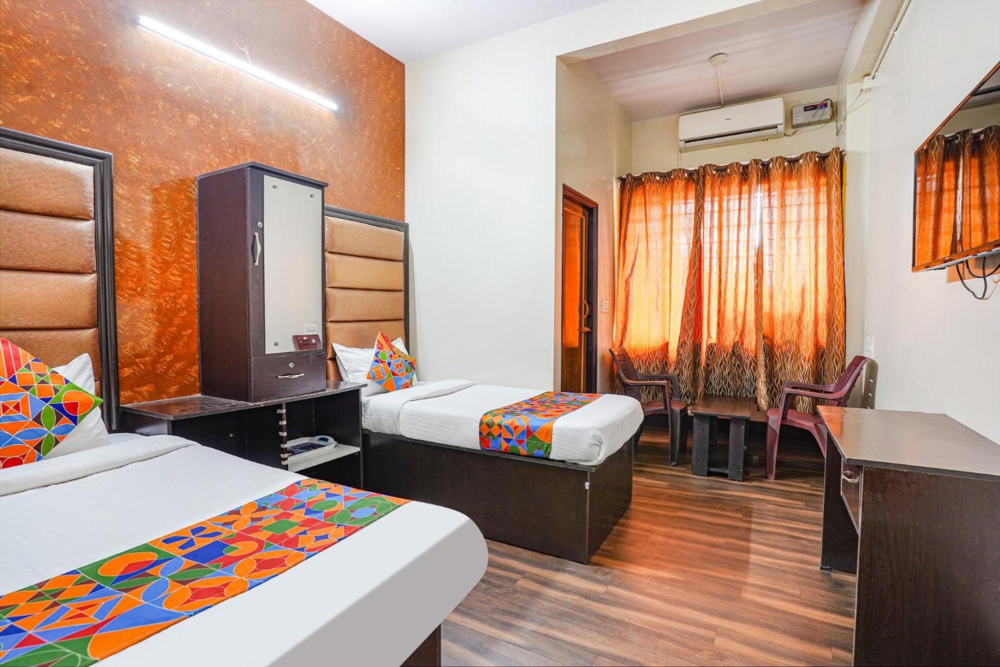 Hotel Fabexpress Pavithraa Edition - Nr Yeshwantpur Circle Bangalore Esterno foto