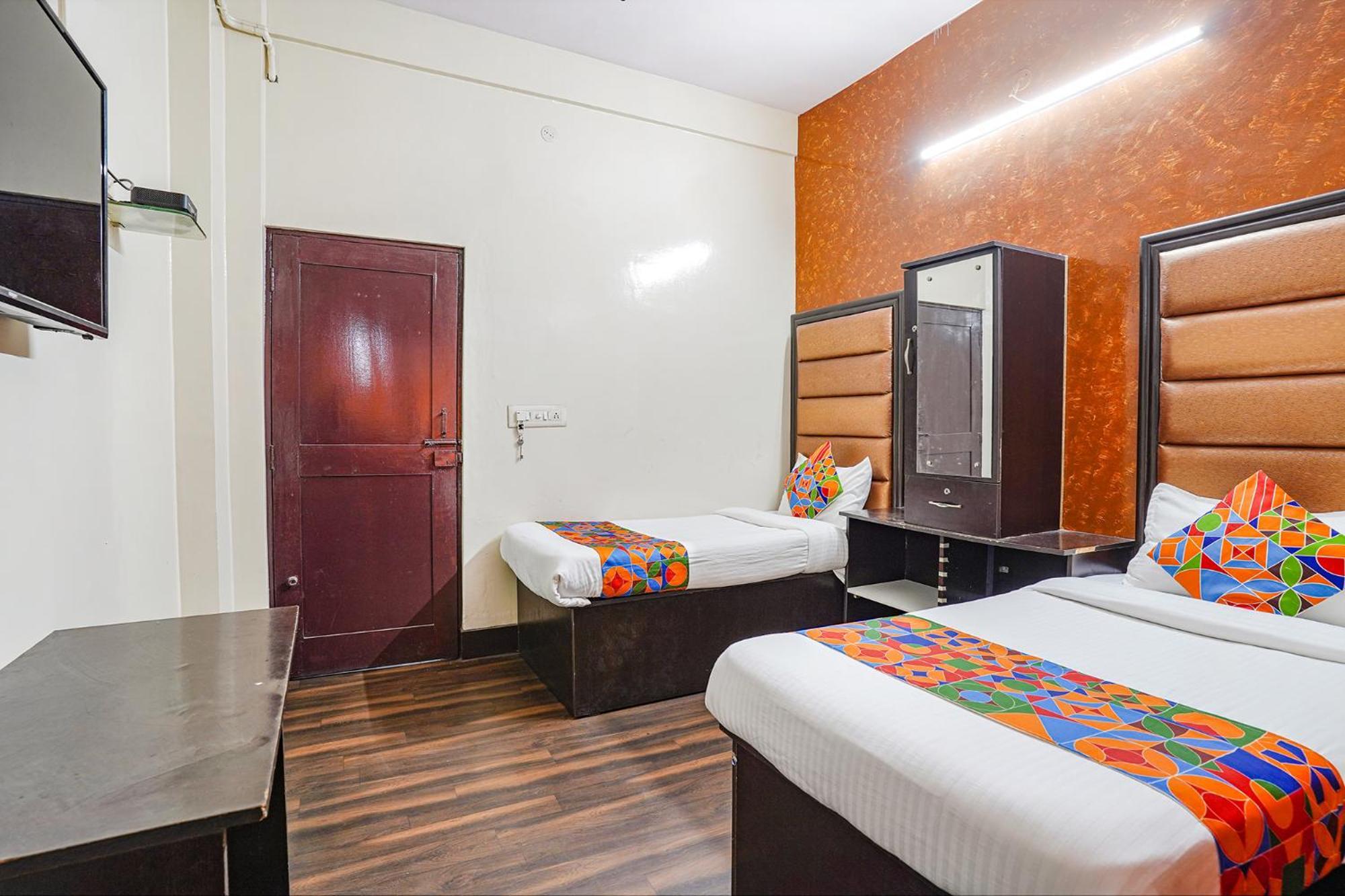 Hotel Fabexpress Pavithraa Edition - Nr Yeshwantpur Circle Bangalore Esterno foto